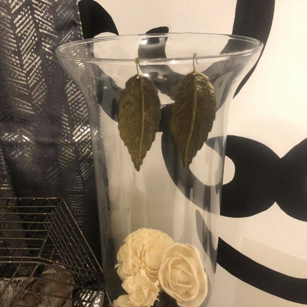 Gold Feather Hanging Earrings